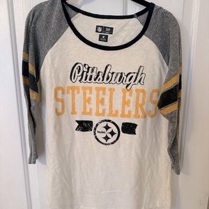 NFL Pittsburgh Steelers womens tshirt - size Medium
